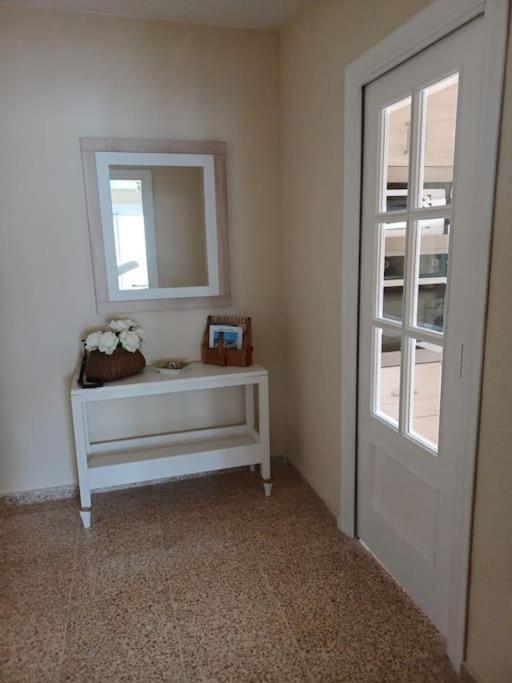 Sunny, Spacious 3 Bedroom With Seaview